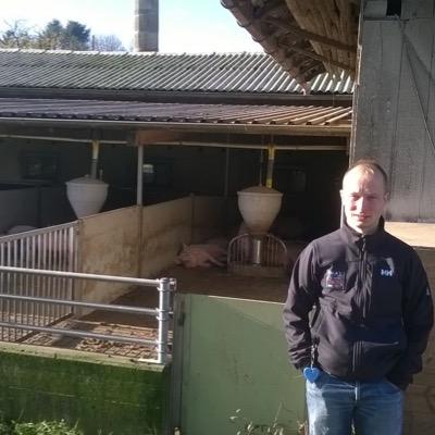 hjraty's profile picture. 2 pojan isä. Työmatkaliikkuja. Jani Mäkelän ja Wille Rydmanin blokkaama.