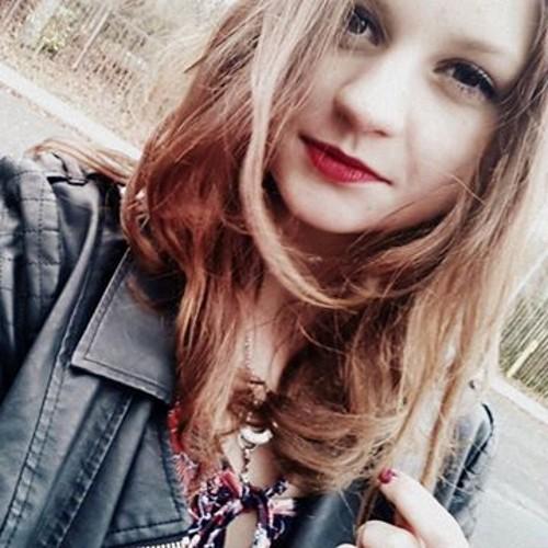 theaxyj's profile picture. • Wie weit muss ich rennen bis die Hoffnung aufhört zu laufen? •