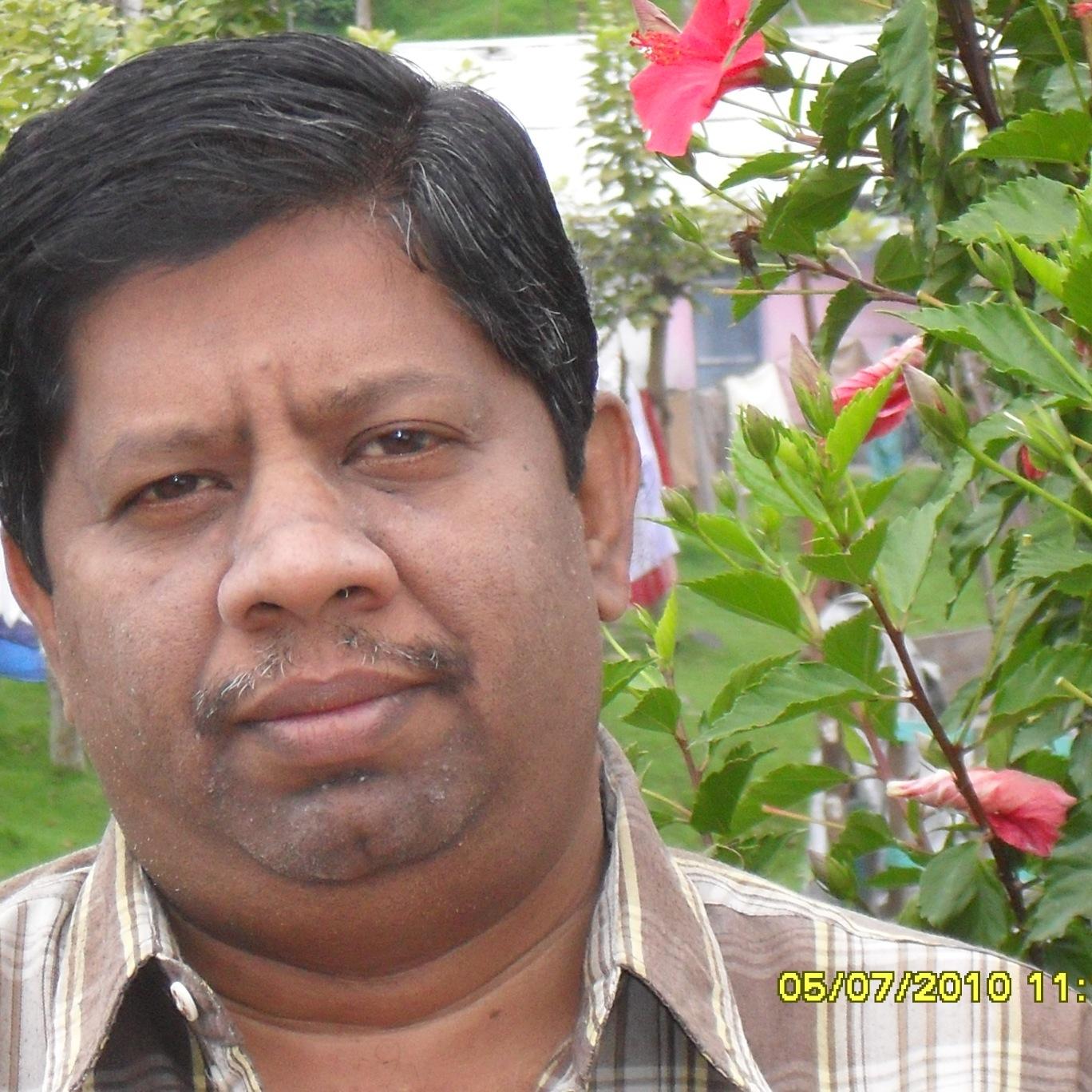 ravitom2001's profile picture. 