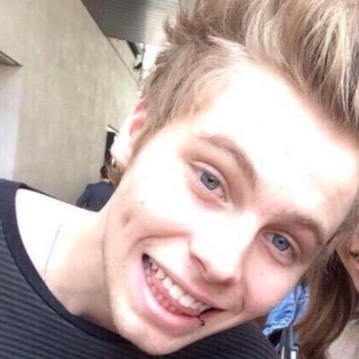 lrhpullthru's profile picture. you just got a follow from @horcruxmgc so follow her maybe?