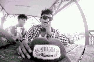 Ga seganteng mantanmu, iyaa. Dota player. Dota addict