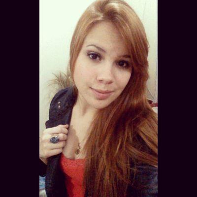 17, ariana, santista e apaixonadissima pelo Johnny Depp..
http://t.co/q1NsVjbAfi