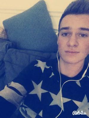 Alex 15yo 
|Albi|
 #TeamRap #TeamPsg 
snap : aalleexx81/ ig: alexandre_cnr 
folow et ajoute
