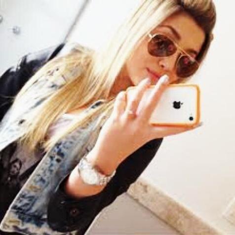 Hi my name is Ana Assolari Armys'm 16 I live in London with my parents ... I like to make friends and talk, sing and dance