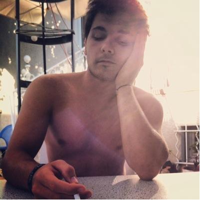 Sauciflam's profile picture. Le jeu est une démangeaison du pied.
À tous ceulz qui ces presentes lectres verront,salut !