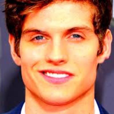 Here's a hint: I don't like small spaces. | TW RP | 18+ | Gay | Descriptive/Literate | #MaheaLahey |