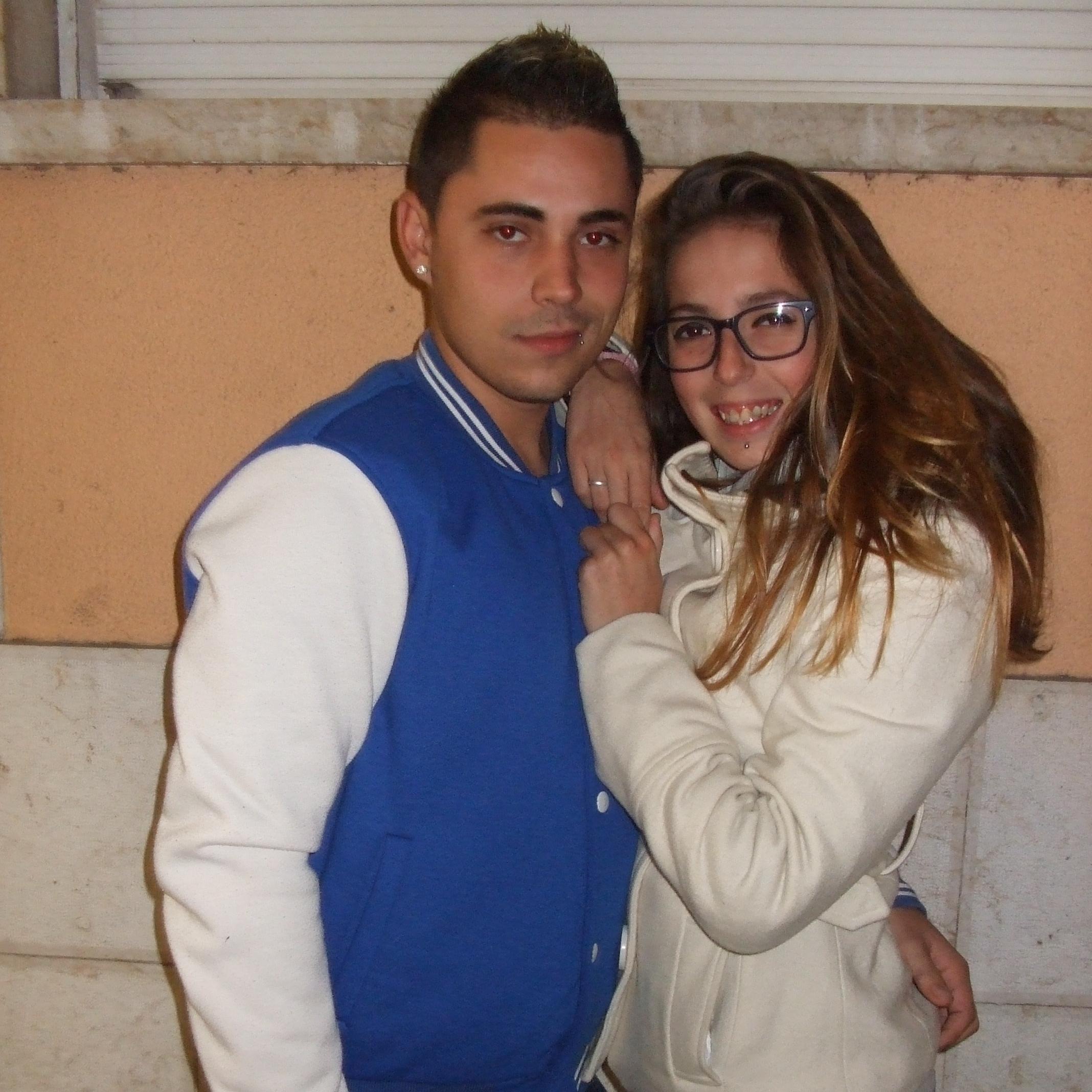 amo gomaaaas , amo todo o mundo até as minha inimigas  *-*
