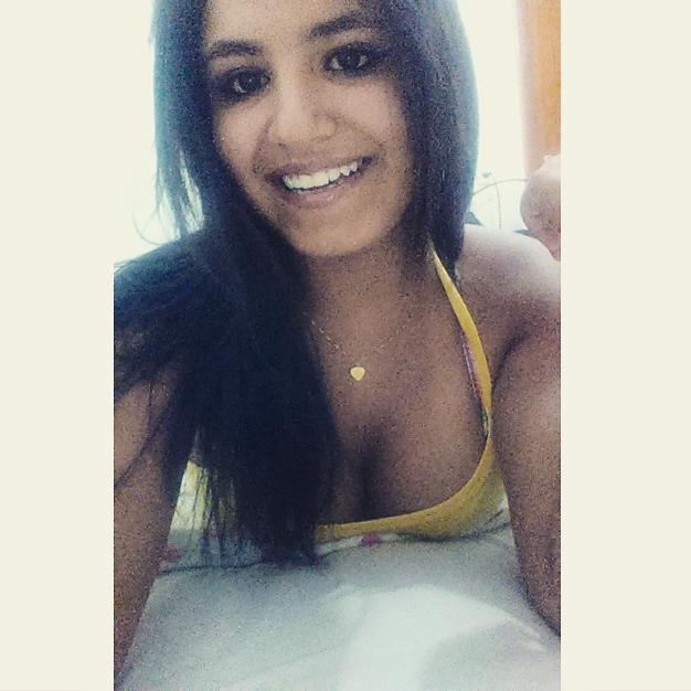 byhsimoes's profile picture. Seja humilde, pois, até o sol com toda sua grandeza se põe e deixa a lua brilhar.