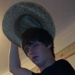 hipshots's profile picture. sabe qual é o brinquedo favorito do batman no parquinho? carrinho batbat