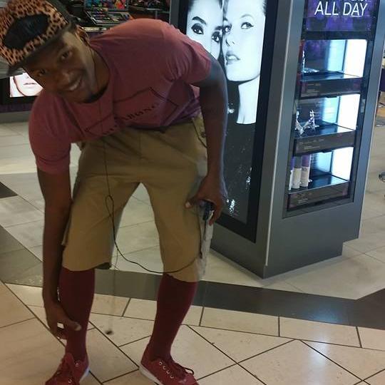 Mirror Mirror on the wall, who is the Freshest of em all? #ShoeBoxGang Motivated 1990Virgo