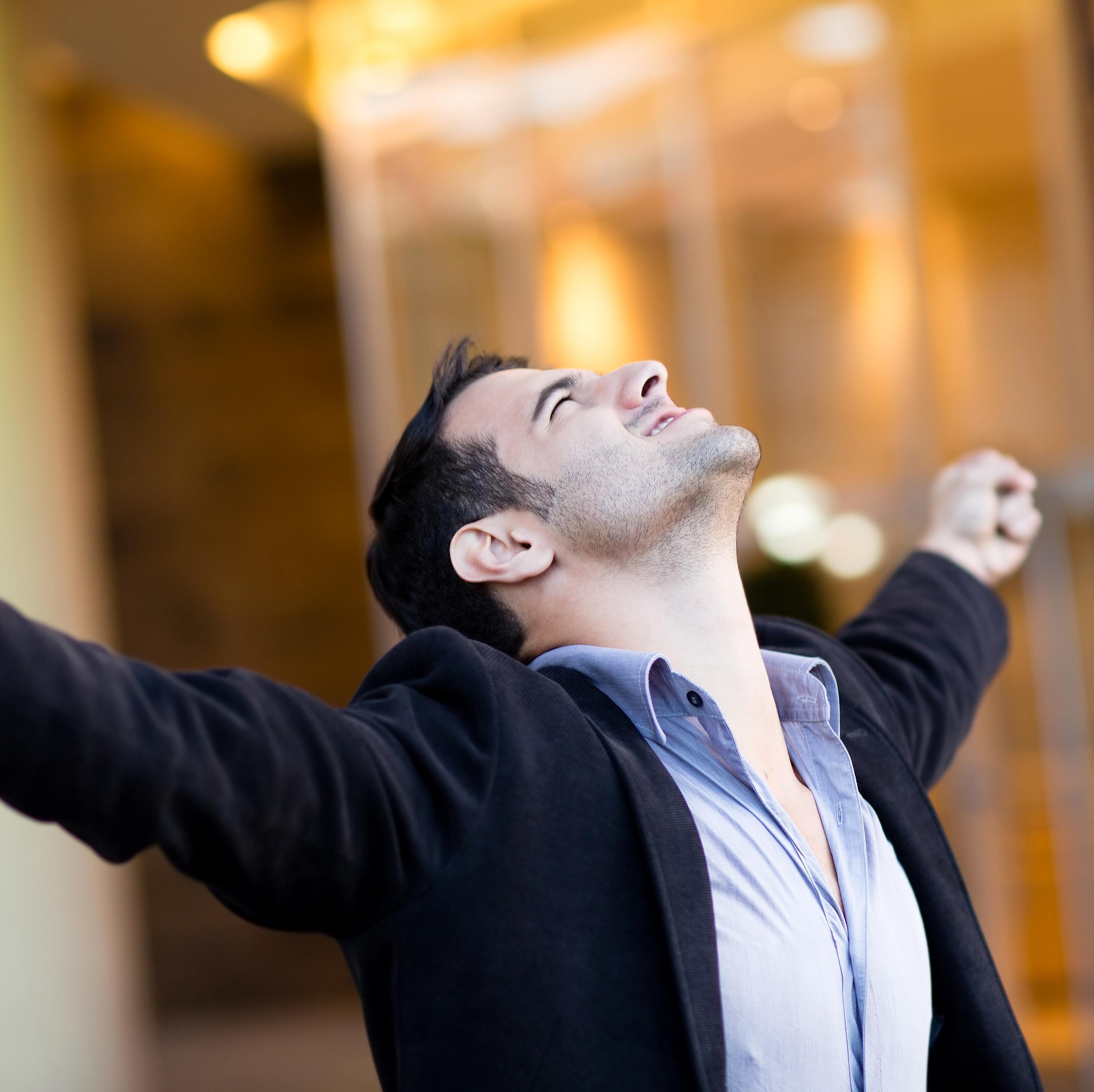 Fun loving guy who wants to help you to make the best decisions of your life. I love share my knowledge and experience help people take their lives to the Level