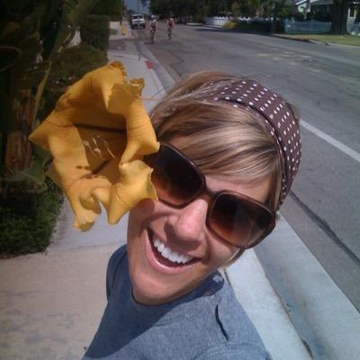 mrsemilybee's profile picture. Biology Teacher, Mother of 3 XYs