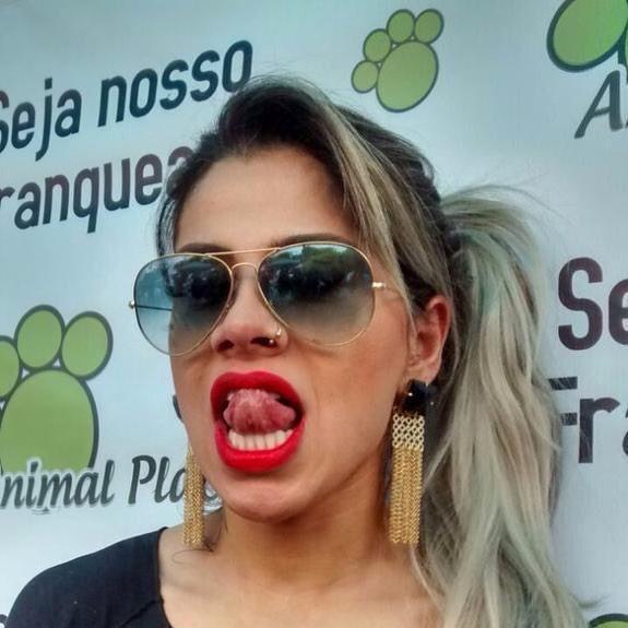 Nunca vou deixar minha vida ser normalzinha.Clara Aguilar