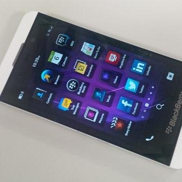 i love BlackBerry Z10 Phone