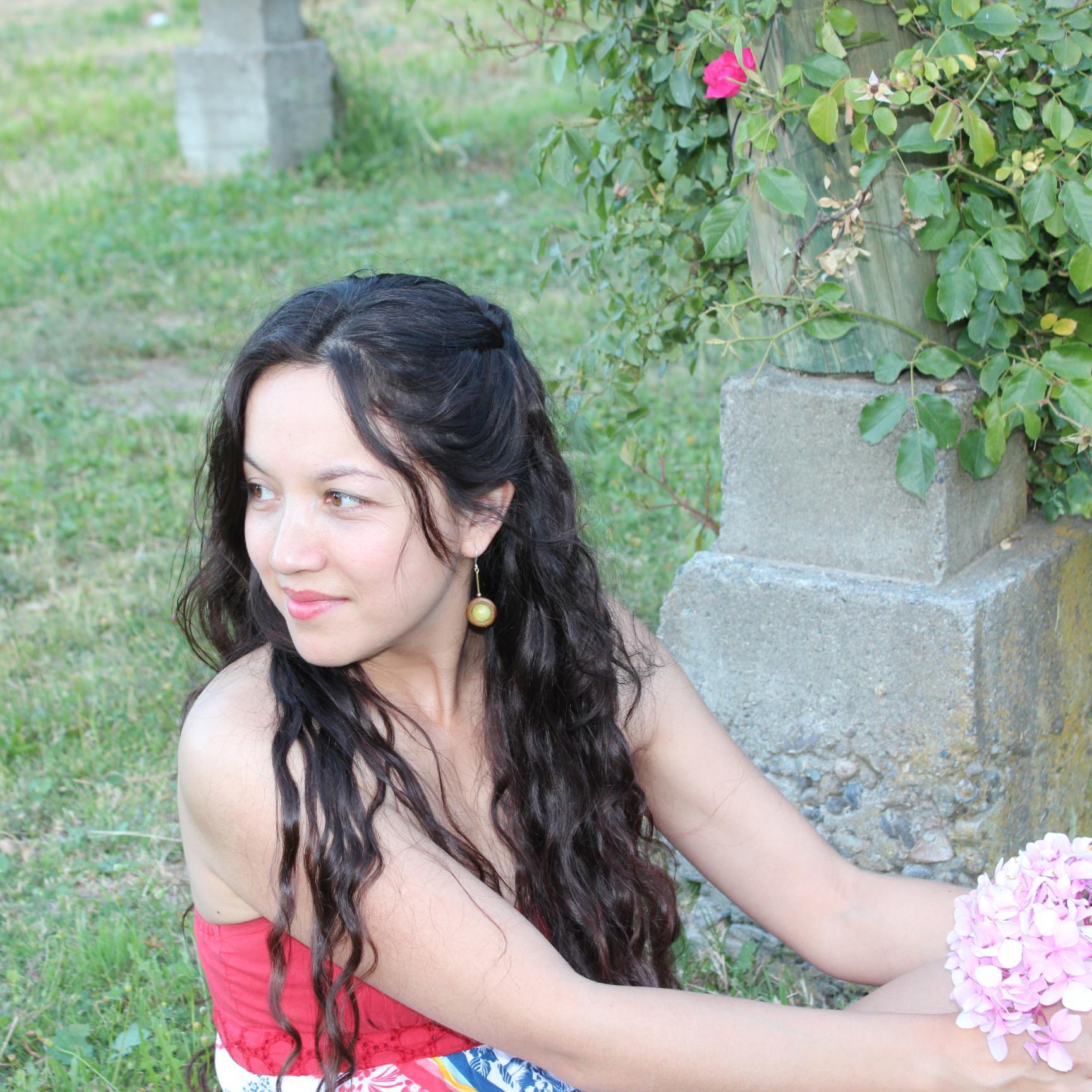 carorencoret's profile picture. No obstante, incluso cuando mi garganta este llena de tierra, la gratitud seguirá brotando de ella...