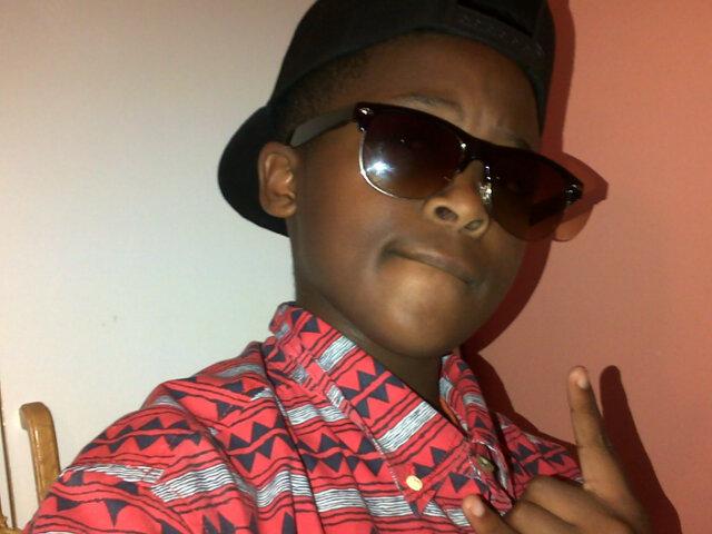 I like, rugby,friends, party's, cars, clothes, maths,Art,music,real madrid,dancing....oh ya and chicks don't 4get the chick!!:D