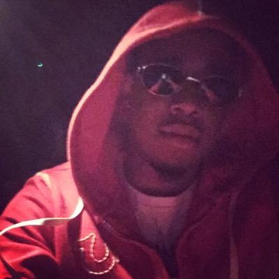 Living life n da fast lane grindin while I chase my dream....