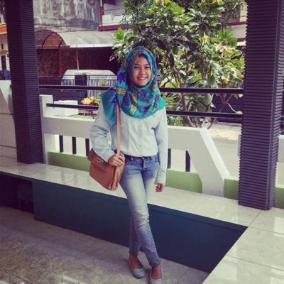 Wanita yang terlahir tanpa rekayasa, tanpa kebetulan, semua yang ada sudah berskenario tingkat tinggi dariNya | ig: firafirdauss| line: firavira