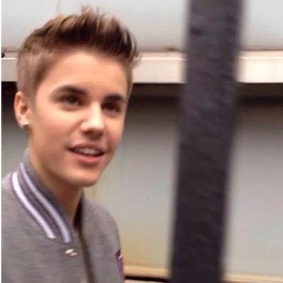 follow @drewjxustin because she gave u this free follow. thank you and have a good day! ask for follow back on @ drewjxustin