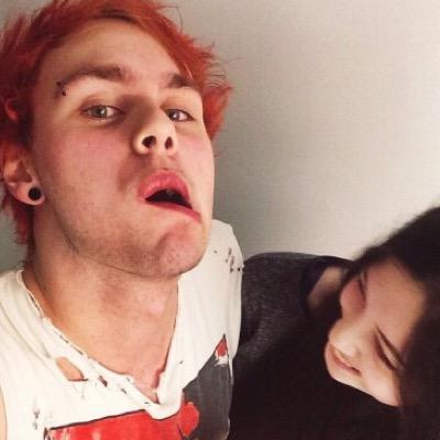 follow @angelcliffords if u wanna get freaky