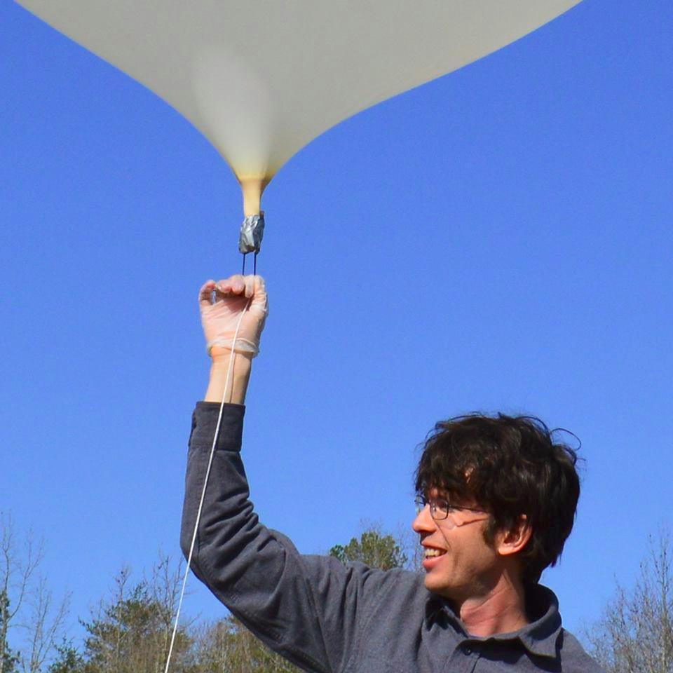 Scientist, balloon builder, conlanger. Servant of many, master of none. 👦🏻👩🏻🧒🏻🧒🏻👧🏻👶🏻