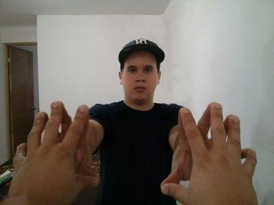 j4ngel's profile picture. Es difícil tener superpoderes y tener una vida común y corriente.