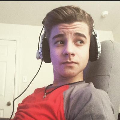 gb - imbelowaverage umg - scurrii xbox gt - scurrii | 15 y/o | you can say im pretty good |
instagram - ayy.cade