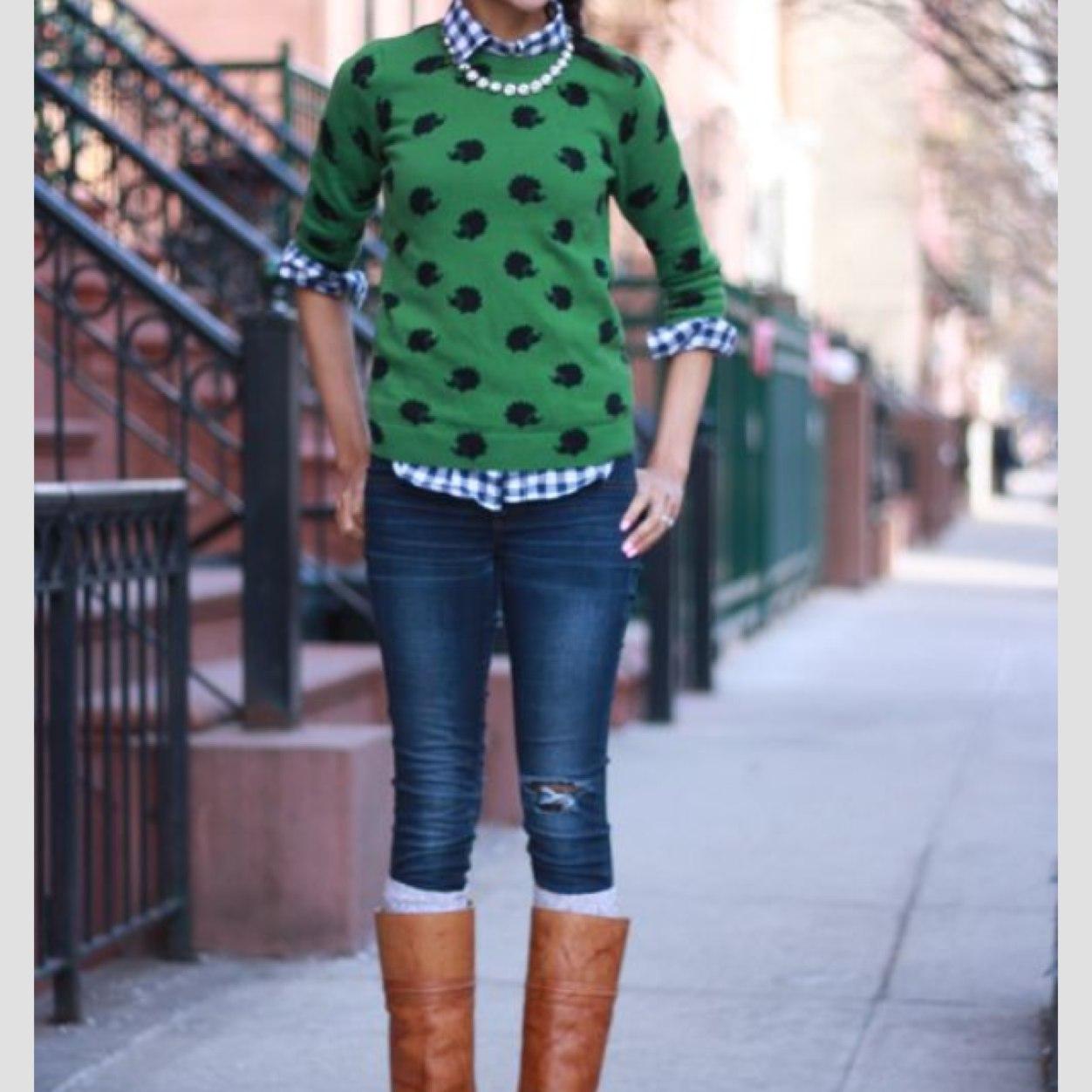 A preppy fashion lover always on the look out for new shoes and a warm sweater! Lover of all things Kate Spade ♠️ Est. 1/6/15
