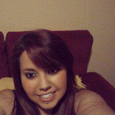susurrarte al oido te quiero mientras te abrazo por la espalda..