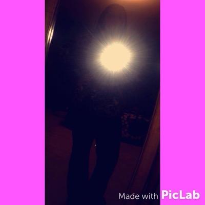 madielee218's profile picture. 