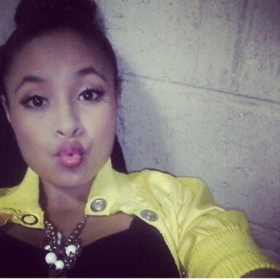 KarinaAragon12's profile picture. 