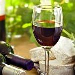 En VINOS Y MÁS, contamos con una extensa variedad de Vinos y Licores, nacionales e internacionales al mejor precio del mercado.