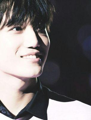 Preferiria doblarme antes que romperme 《Dancing Machine》EXO