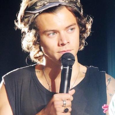 free follow from @hesftlouis, follow her :))