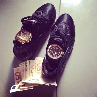 vendeur de sape - chaussures - sac - sacoche... Kik: zedsteurstore Instagram: zedsteur_store Tel : 0618106973 PageFacebook: zedsteurstore #teamDMGSTF #team243