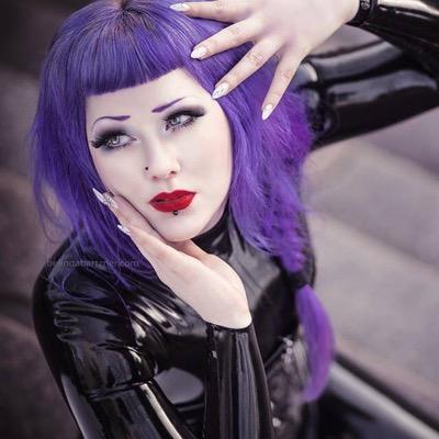 Singer and Fetish model from Sweden. I love video games, tattoos, my cats and working out and tv-series 3 
feel free to buy me latex ; 3 
http://t.co/kjPdteXkNt