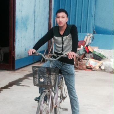 La tre loai A dai 45 cm, ngang 11 cm; loai B dai 40 cm, ngang 9.5cm. La thanh pham yeu cau phai to ban, lanh lan, chi dom hay rach mot ti la coi nhu vut.