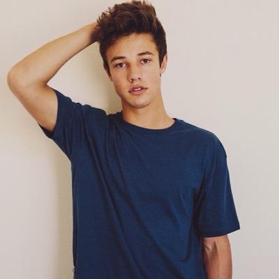 theres a boy named cameron dallas that im in love with