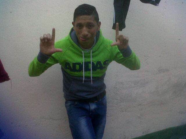 Aa me encanta el futbool me encantaas. Las peliculas de accion y de miedo soy muy sensible muy amigable no soy desconfiado