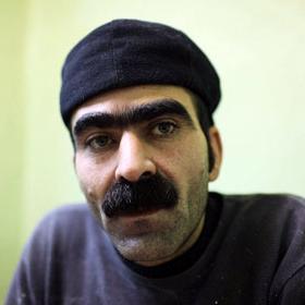 Gelip geçen biri