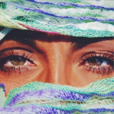 ‏لا يوهمك الشيطان بإنك اكبر همي فلذلك استعذ منه يَ صاحبي .