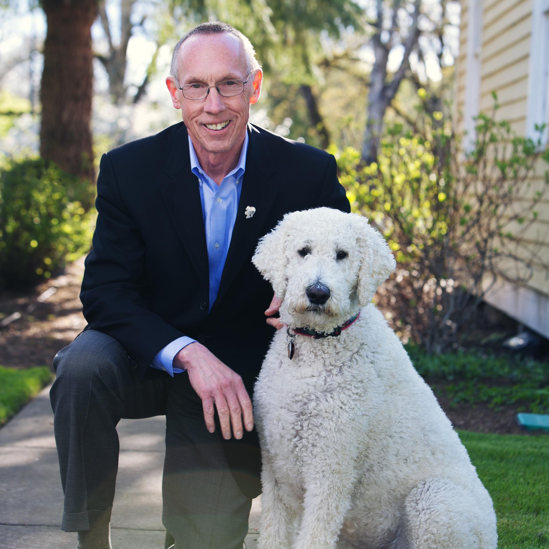 Grant High and PSU graduate Fed watcher, Pac NW outdoors enthusiast, surf  aficionado. Branch management at US National Bank. RE/MAX equity group since 1988
  .