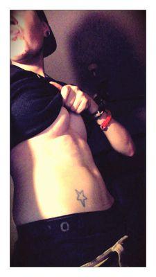 Tisha ciera gonzalez✌ Gay❤ 
On that wild shit; 
Lets make this interesting
Instgram; king_dabimo