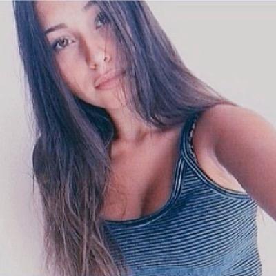 Na pista é maozinha dada na cama é homem e mulher.