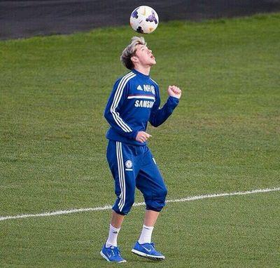 I realllllllly hope niall follows you love @SMASHEDHARRY