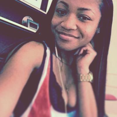 Armaretta_T's profile picture. •XXI •sitting pretty •living life AND •making money