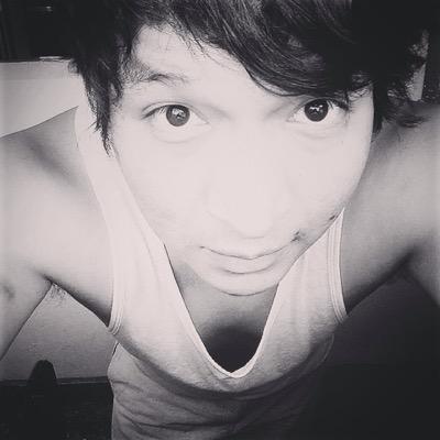 Lic. en Kinesiología, Diseñador Gráfico, Político, Creativo, Humano y Gente