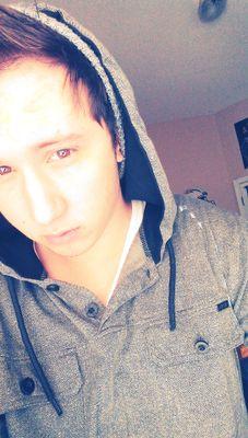 19 years old singer/songwriter. Music is life, so make it good. Guitarist for Stateside
