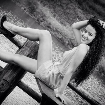 BrunaLaariissa's profile picture. Mate a curiosidade --- 'http://t.co/AtC1NNFg1P http://t.co/ejUOipC8kY https://t.co/16CxTKIBSx