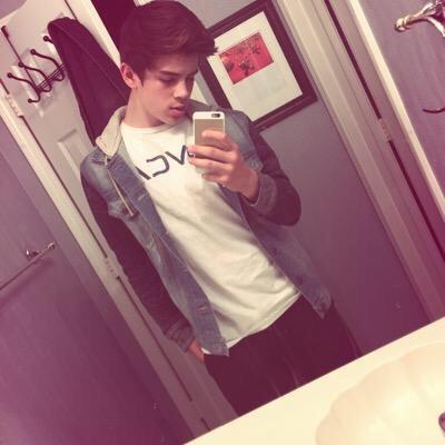Vine: Hayes Grier • Instagram: hayes_instagram